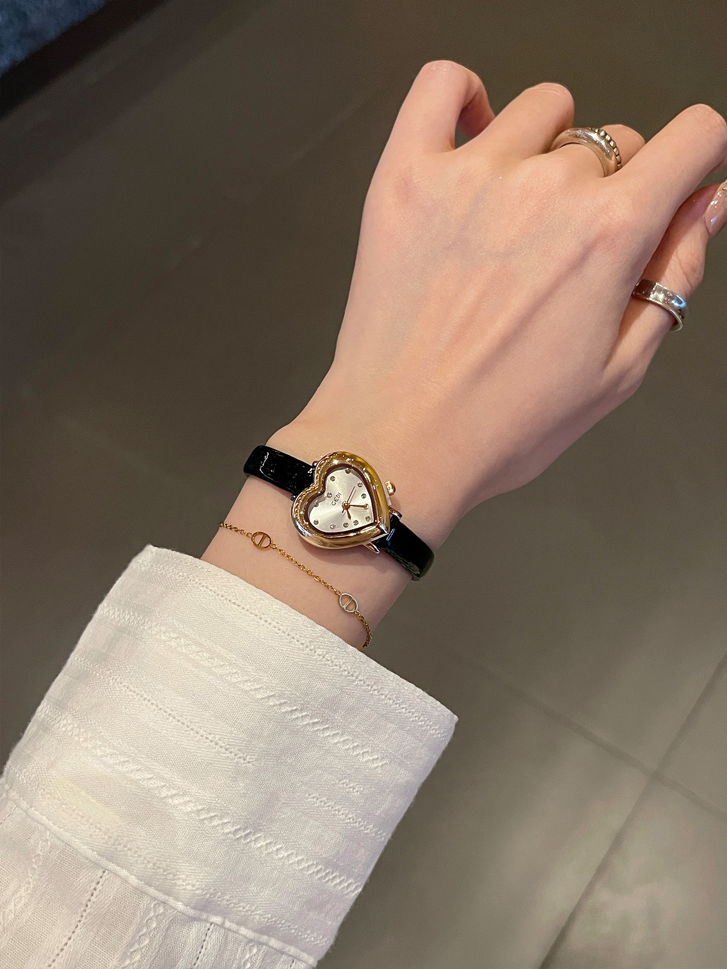 Light Luxury Compact Watch for - Luxury Watch With Leather Strap recensione e prezzo