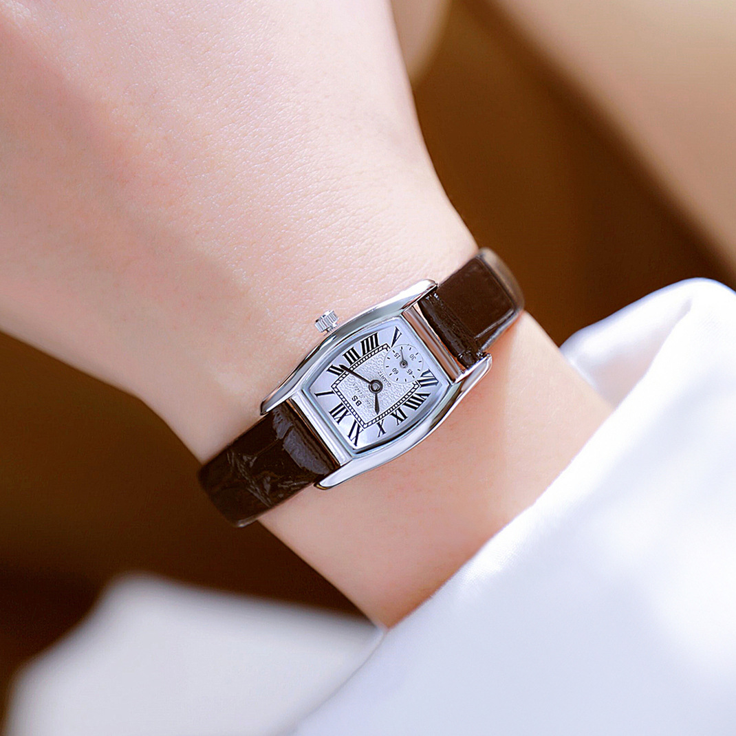 BS Women's Watch Versatile Ret - Luxury Watch With Leather Strap recensione e prezzo