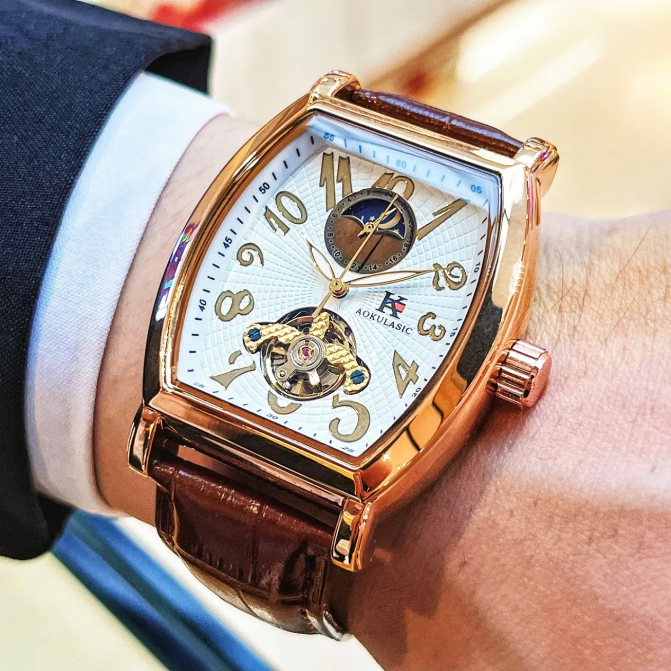 Luxury Business Barrel-Shaped  - Luxury Watch Europe recensione e prezzo