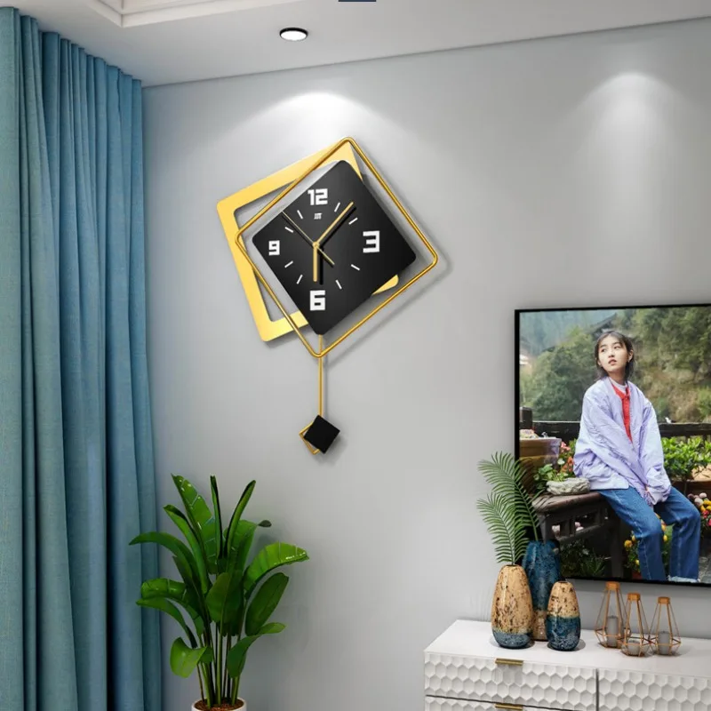 Swing Wall Clock Light Luxury  - Luxury Watch Europe recensione e prezzo