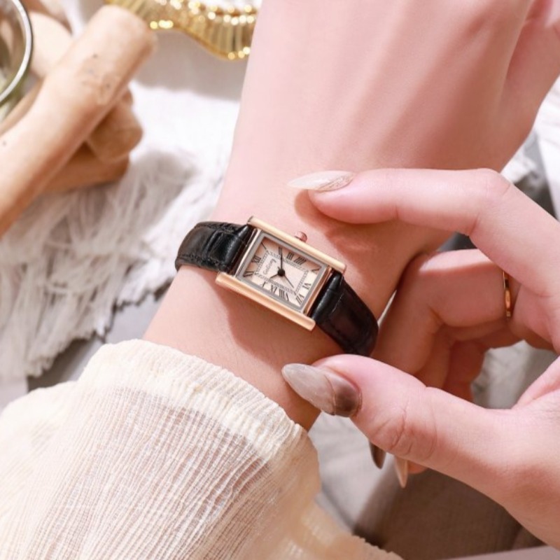 Famous Brand Women Watch Fashi - Luxury Watch With Leather Strap recensione e prezzo
