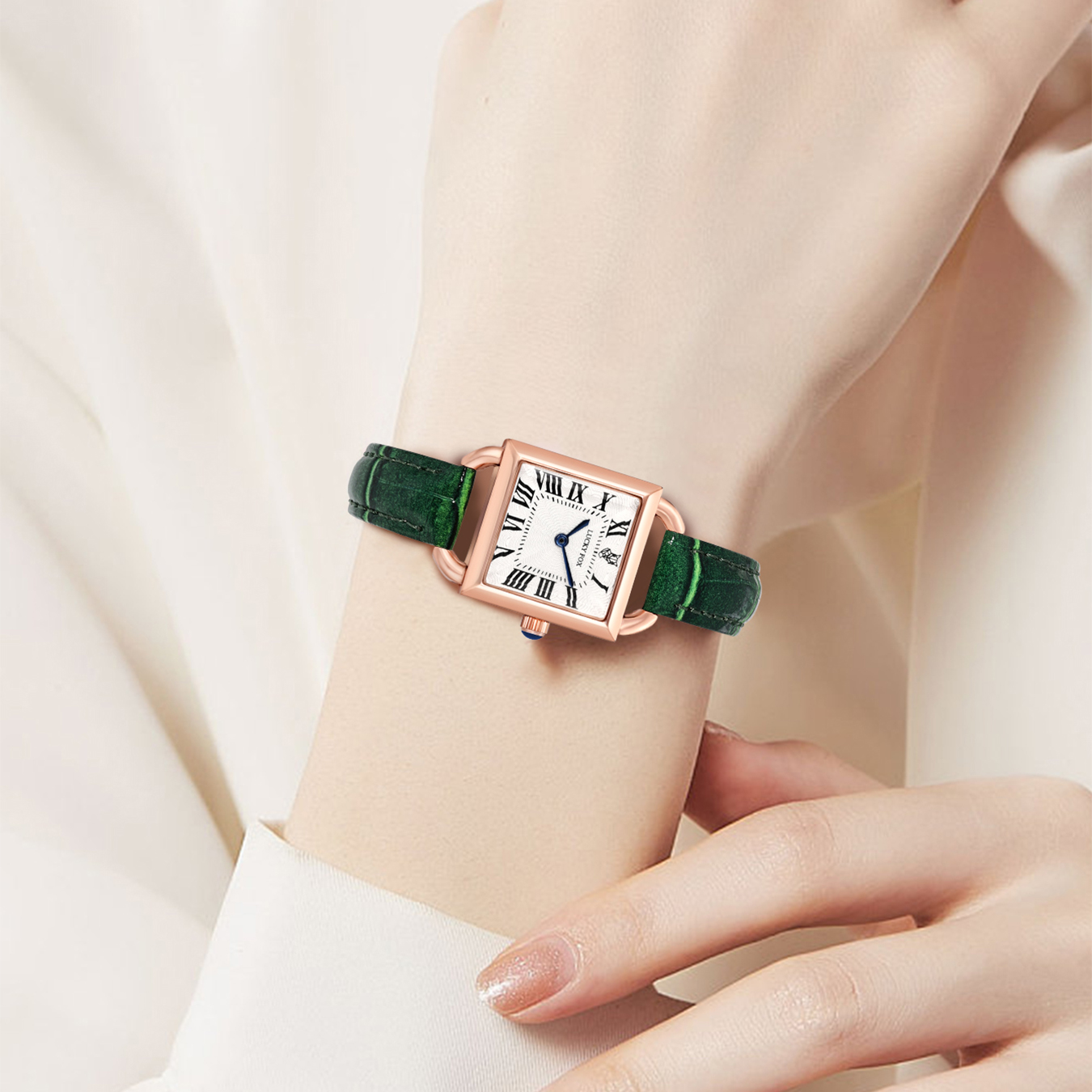 Luxury And Fashionable Women's - Luxury Watch With Leather Strap recensione e prezzo