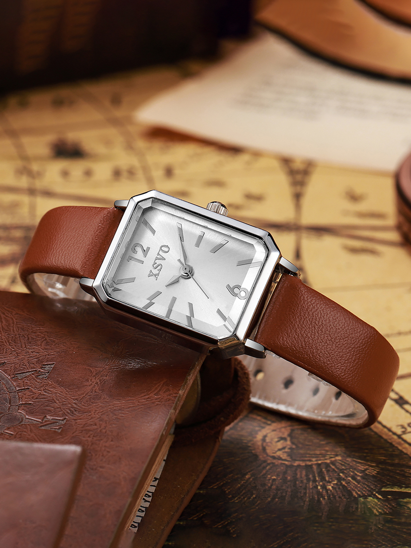 Vintage Silver Square Women's  - Luxury Watch With Leather Strap recensione e prezzo