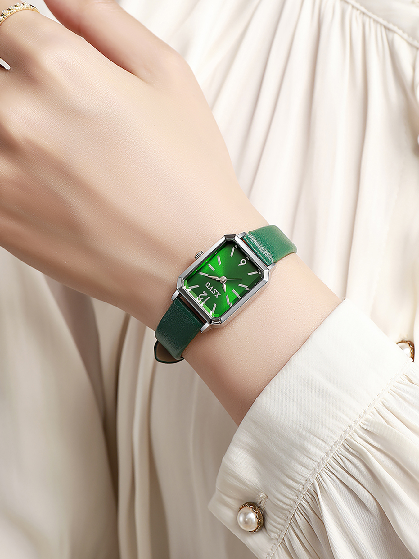 Vintage Silver Square Women's  - Luxury Watch With Leather Strap recensione e prezzo