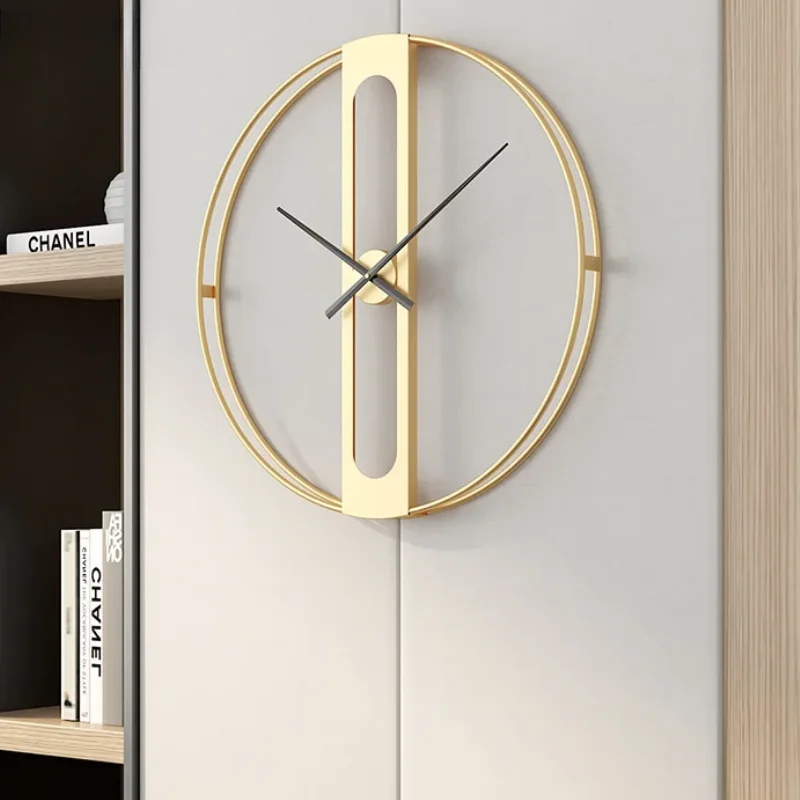 Minimalist Gold Wall Clocks Lu - Luxury Watch Europe recensione e prezzo