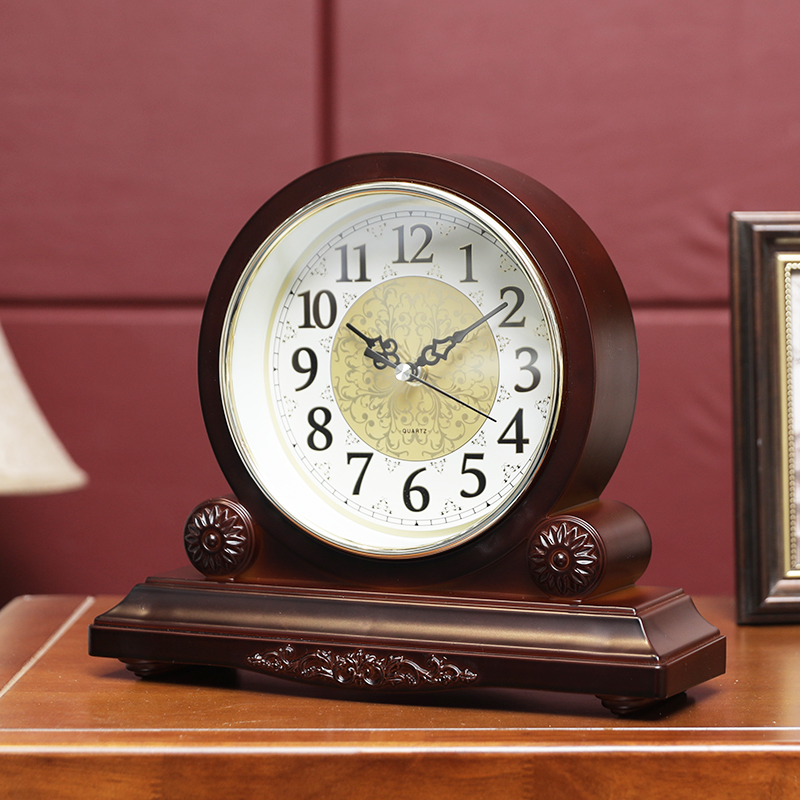 Desktop Table Clock Retro Sile - Luxury Watch Europe recensione e prezzo
